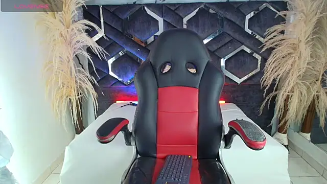 Zoe-Johnson  online show from 11-06-25, 09:48