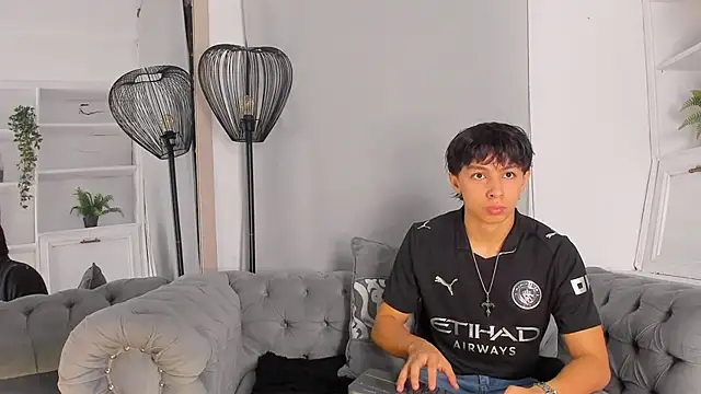 Tyler durten online show from 10-17-25, 02:59