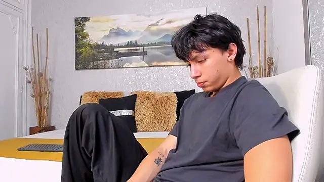 Tyler durten online show from 10-31-25, 03:07