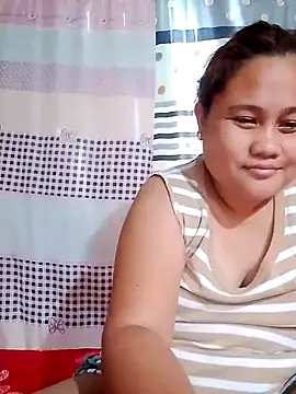 Snapshot of Weng_31 chatting on 10-05-25, 02:43 Weng 31 online show from 10-05-25, 02:43