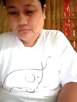 Snapshot of Weng_31 chatting on 05-22-26, 11:32 Weng 31 online show from 05-22-26, 11:32
