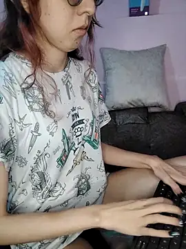 Snapshot of AnnieSparkle chatting on 10-18-25, 03:42 AnnieSparkle online show from 10-18-25, 03:42