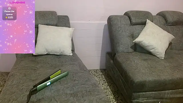 Snapshot of AnnieSparkle chatting on 11-04-25, 12:43 AnnieSparkle online show from 11-04-25, 12:43