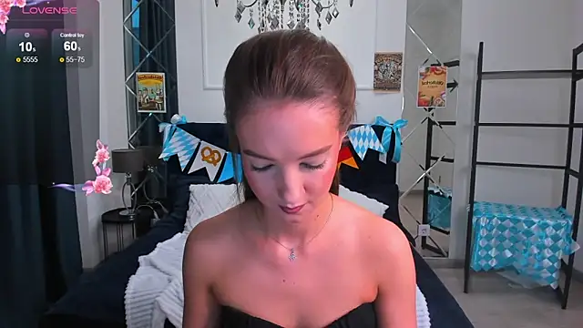 Snapshot of LoraSunnyy chatting on 09-21-25, 03:19 LoraSunnyy online show from 09-21-25, 03:19