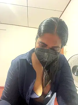 Snapshot of Choco_Chuby chatting on 11-20-25, 11:21 Choco Chuby online show from 11-20-25, 11:21