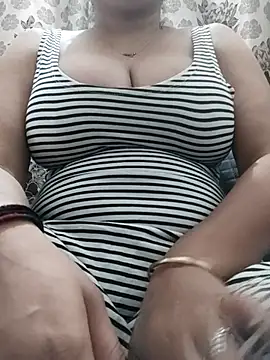 Snapshot of priya_hot_69 chatting on 09-13-25, 12:27 priya hot 69 online show from 09-13-25, 12:27