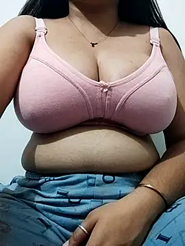 Snapshot of priya_hot_69 chatting on 12-15-25, 05:28 priya hot 69 online show from 12-15-25, 05:28