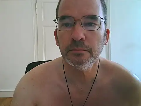 Snapshot of stallionrider88 chatting on 06-11-26, 10:35 stallionrider88 online show from 06-11-26, 10:35