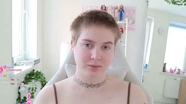 Zlata in xxxLand online show from 10-20-25, 12:27