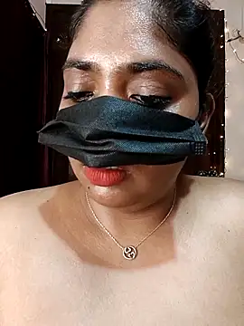 Snapshot of tamilrohini chatting on 12-17-25, 04:24 tamilrohini online show from 12-17-25, 04:24