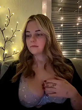 ItsLxsa online show from 11-17-25, 12:05