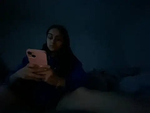 Snapshot of Lovingirl69 chatting on 12-20-25, 07:48 Lovingirl69 online show from 12-20-25, 07:48