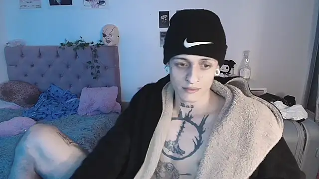 Snapshot of 2cyboy_ chatting on 09-11-25, 03:17 2cyboy online show from 09-11-25, 03:17