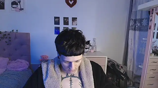 Snapshot of 2cyboy_ chatting on 09-24-25, 09:18 2cyboy online show from 09-24-25, 09:18