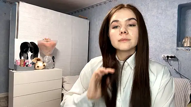 Lia rise online show from 02-27-26, 04:18