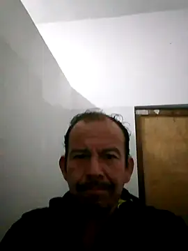 Snapshot of Hasam1285 chatting on 11-18-25, 05:56 Hasam1285 online show from 11-18-25, 05:56