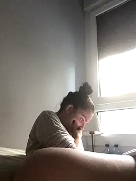 Snapshot of prettylittlefooxy chatting on 11-16-25, 04:01 prettylittlefooxy online show from 11-16-25, 04:01