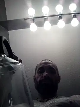 Snapshot of Fine10ne chatting on 12-21-25, 01:57 Fine10ne online show from 12-21-25, 01:57