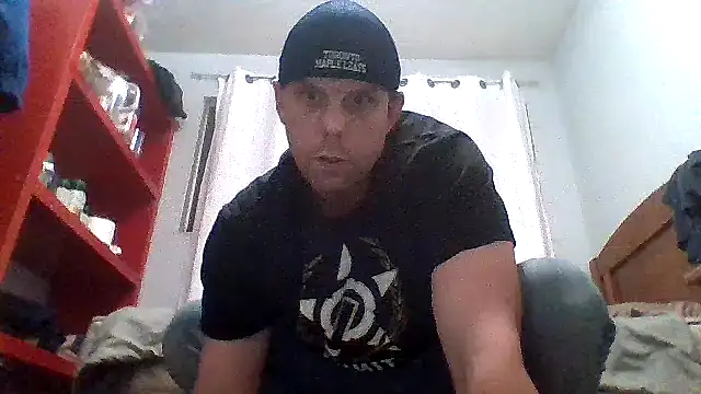 Snapshot of CouplesFuckToy69 chatting on 11-12-25, 01:50 CouplesFuckToy69 online show from 11-12-25, 01:50