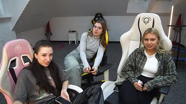 Snapshot of _Lili_054 chatting on 09-23-25, 10:29  Lili 054 online show from 09-23-25, 10:29