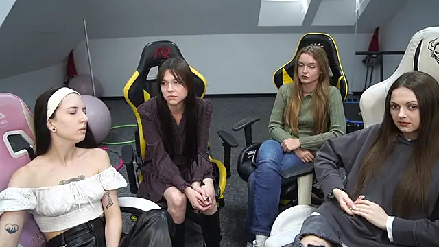 Snapshot of _Lili_054 chatting on 09-25-25, 10:30  Lili 054 online show from 09-25-25, 10:30