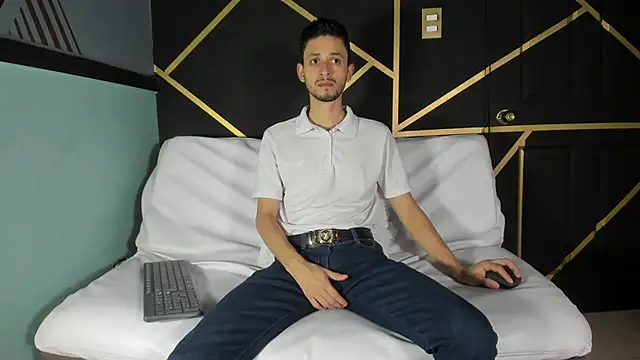 Snapshot of logan_rogers_ chatting on 10-06-25, 11:51 logan rogers online show from 10-06-25, 11:51