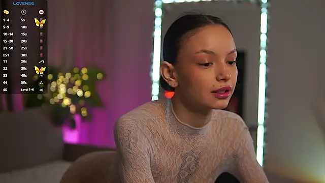 Snapshot of Dubai_Choco chatting on 02-09-26, 06:28 Dubai Choco online show from 02-09-26, 06:28