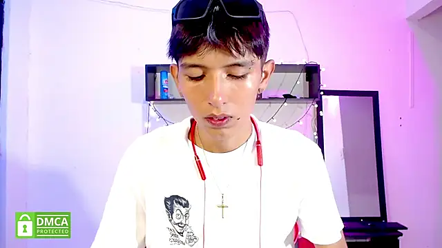Snapshot of MAXIMILIANO__HOT chatting on 10-17-25, 06:32 MAXIMILIANO HOT online show from 10-17-25, 06:32