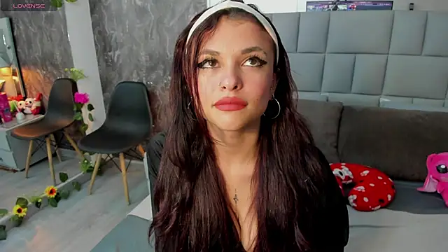 yiyisandoval online show from 04-03-26, 07:45