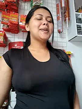 Snapshot of Alessandraa- chatting on 10-19-25, 03:34 Alessandraa- online show from 10-19-25, 03:34