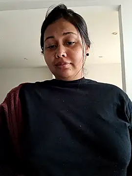 Snapshot of Alessandraa- chatting on 10-26-25, 09:21 Alessandraa- online show from 10-26-25, 09:21