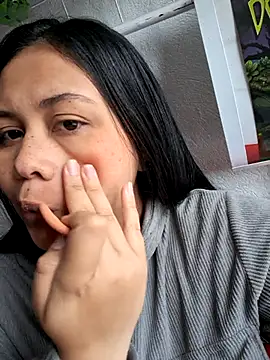 Snapshot of Alessandraa- chatting on 10-30-25, 03:02 Alessandraa- online show from 10-30-25, 03:02