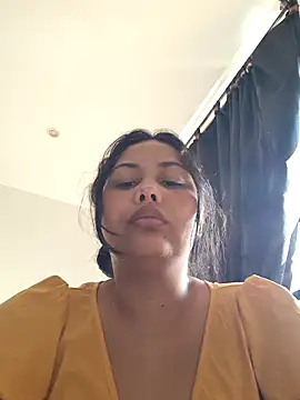 Snapshot of Alessandraa- chatting on 11-03-25, 08:43 Alessandraa- online show from 11-03-25, 08:43