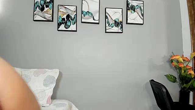 SophieW1 online show from 02-07-26, 12:20