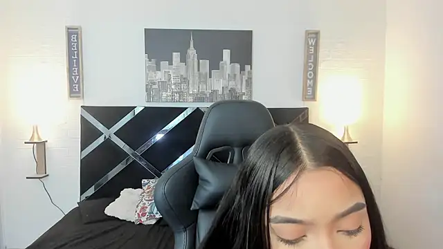iamCharlotte19 online show from 11-03-25, 07:48