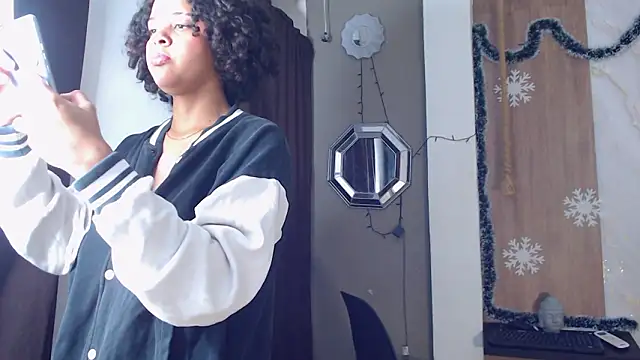 Snapshot of miss_leidy_ chatting on 01-19-26, 05:11 miss leidy online show from 01-19-26, 05:11