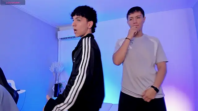 Handsomeboyss19 online show from 05-13-26, 08:38