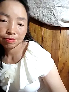 Snapshot of hera-00 chatting on 10-12-25, 01:21 hera-00 online show from 10-12-25, 01:21