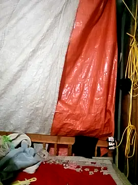 Snapshot of hera-00 chatting on 10-29-25, 01:46 hera-00 online show from 10-29-25, 01:46