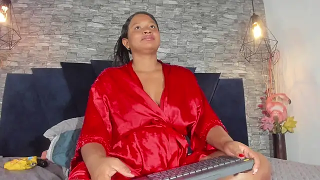 Snapshot of Emily_Brown18 chatting on 12-21-25, 04:25 Emily Brown18 online show from 12-21-25, 04:25