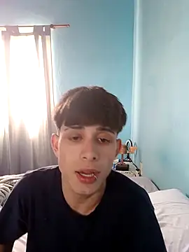 Snapshot of matiatr1112 chatting on 10-31-25, 05:03 matiatr1112 online show from 10-31-25, 05:03