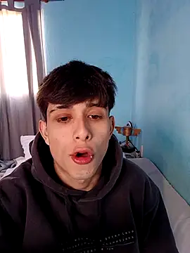 Snapshot of matiatr1112 chatting on 11-06-25, 11:22 matiatr1112 online show from 11-06-25, 11:22