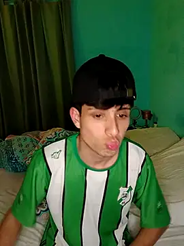 Snapshot of matiatr1112 chatting on 11-09-25, 11:36 matiatr1112 online show from 11-09-25, 11:36