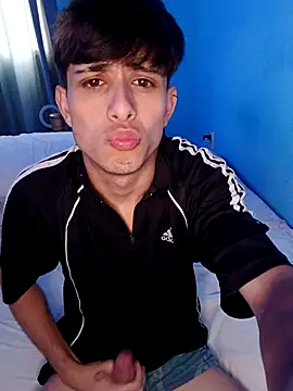 Snapshot of matiatr1112 chatting on 11-12-25, 05:35 matiatr1112 online show from 11-12-25, 05:35