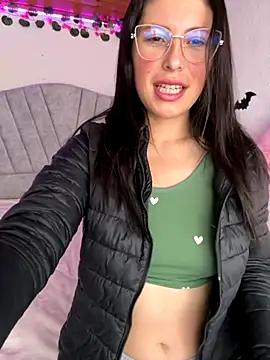 Mia salinass online show from 10-26-25, 06:58