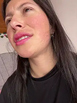 Mia salinass online show from 12-04-25, 05:21