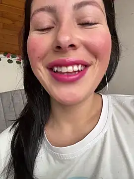 Mia salinass online show from 03-06-26, 06:04