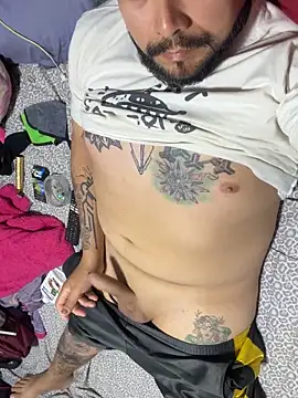 Snapshot of cfomega4592 chatting on 11-22-25, 04:22 cfomega4592 online show from 11-22-25, 04:22