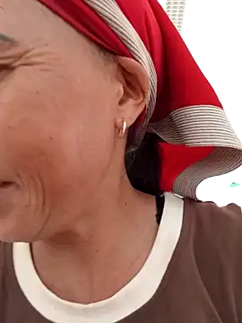 me-cute online show from 09-13-25, 04:12