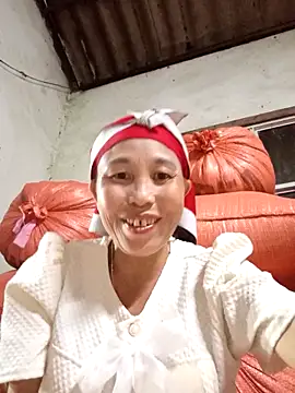 me-cute online show from 10-17-25, 11:24